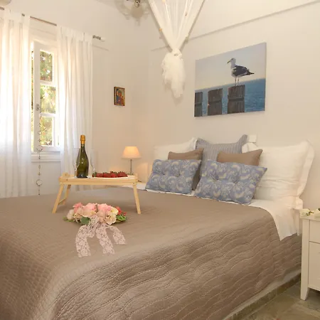 Villa Calypso & *